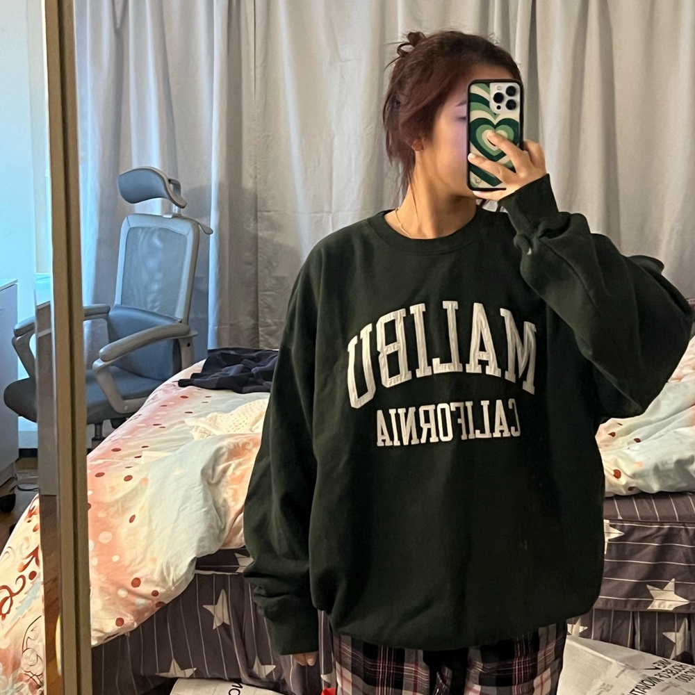 Brandy Melville oversized dark green Malibu sweater